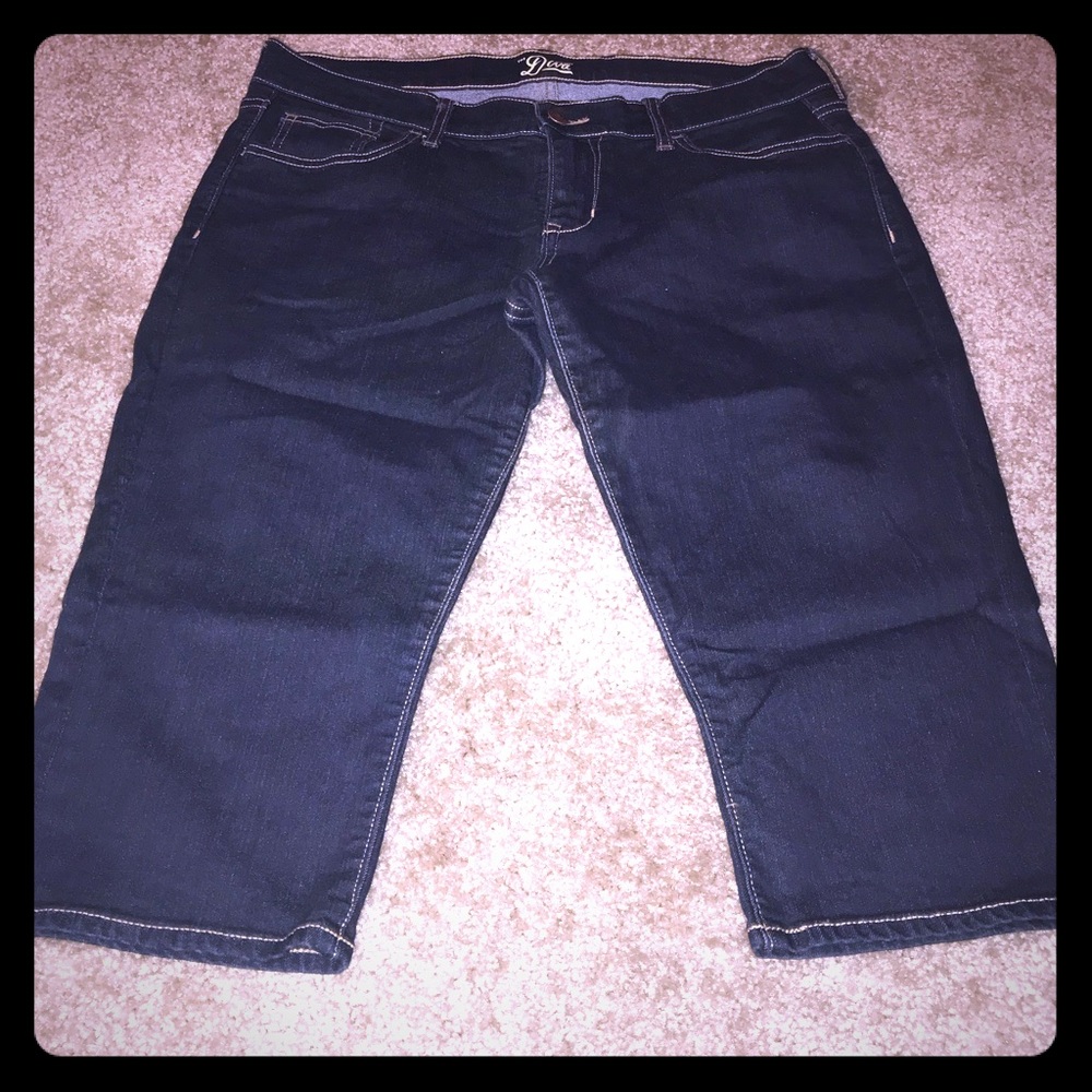 Old Navy dark rinse capris
